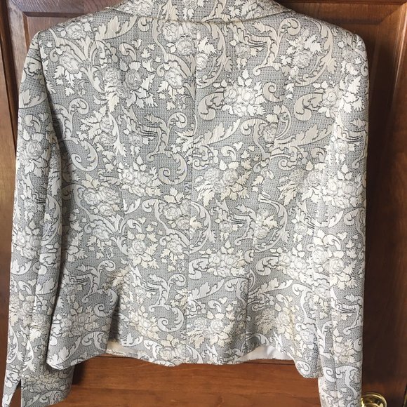 Jones Wear Suit Jacket Champagne and Black Brocade Size 6 Black Buttons - Picture 3 of 6